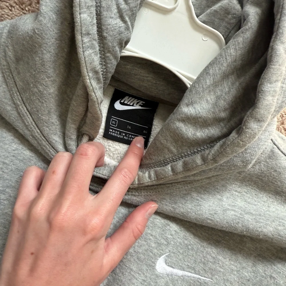 Nike Heather Gray Pullover Hoodie with White Swoosh - Picture 4 of 4